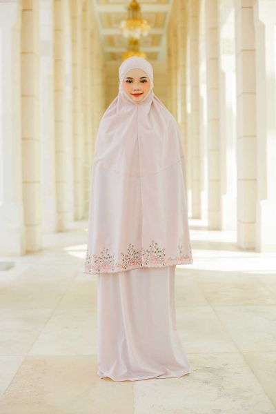 Telekung Sulam Kerawang Nude